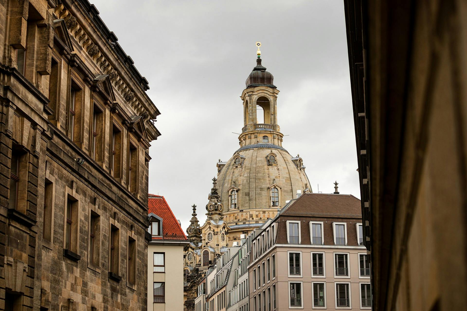 Fassadenreinigung Dresden.jpeg